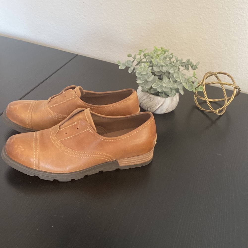 Sorel Women's Tan Leather Slip-On Loafers